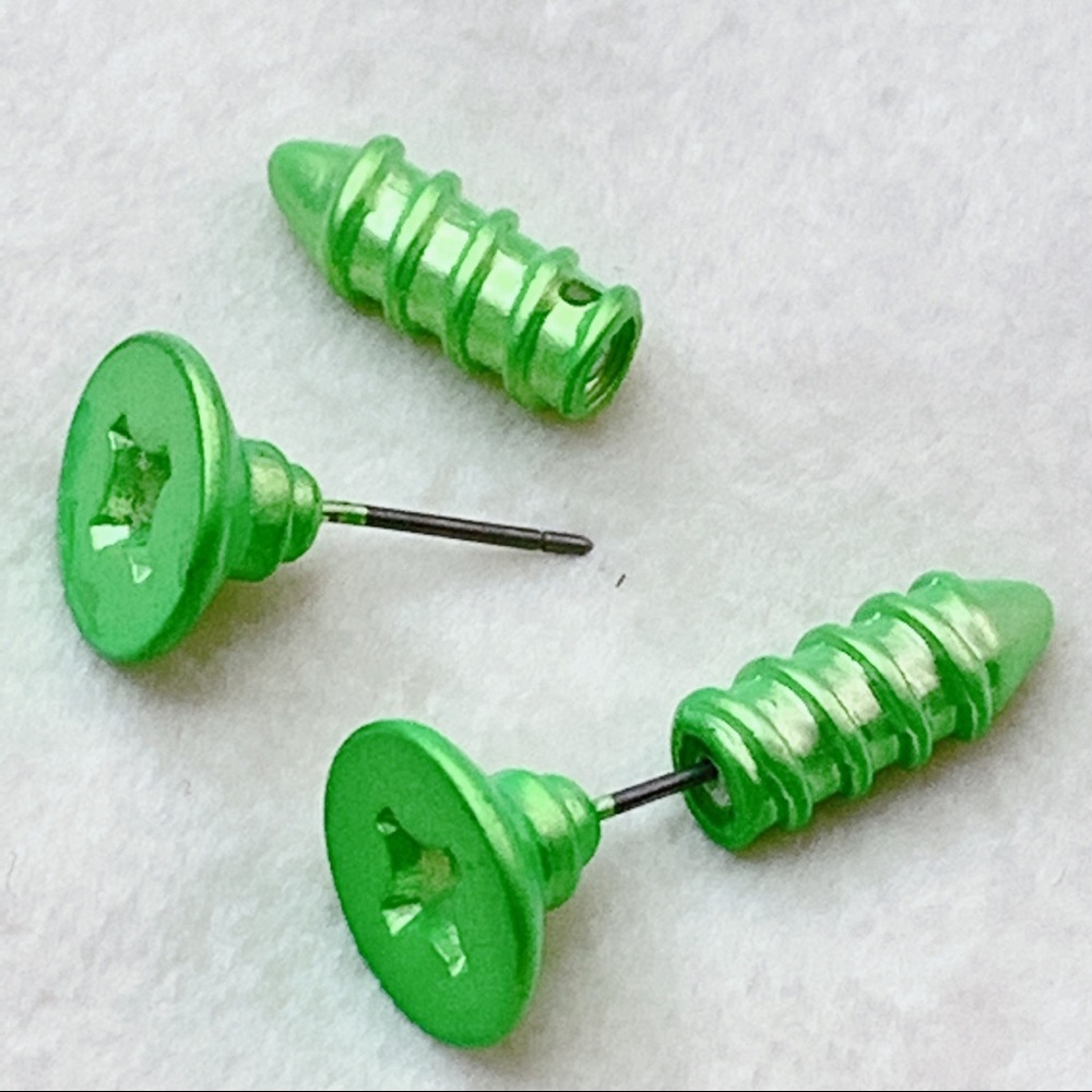 ❣️$25/3❣️Unique Green Nail Stud Earrings